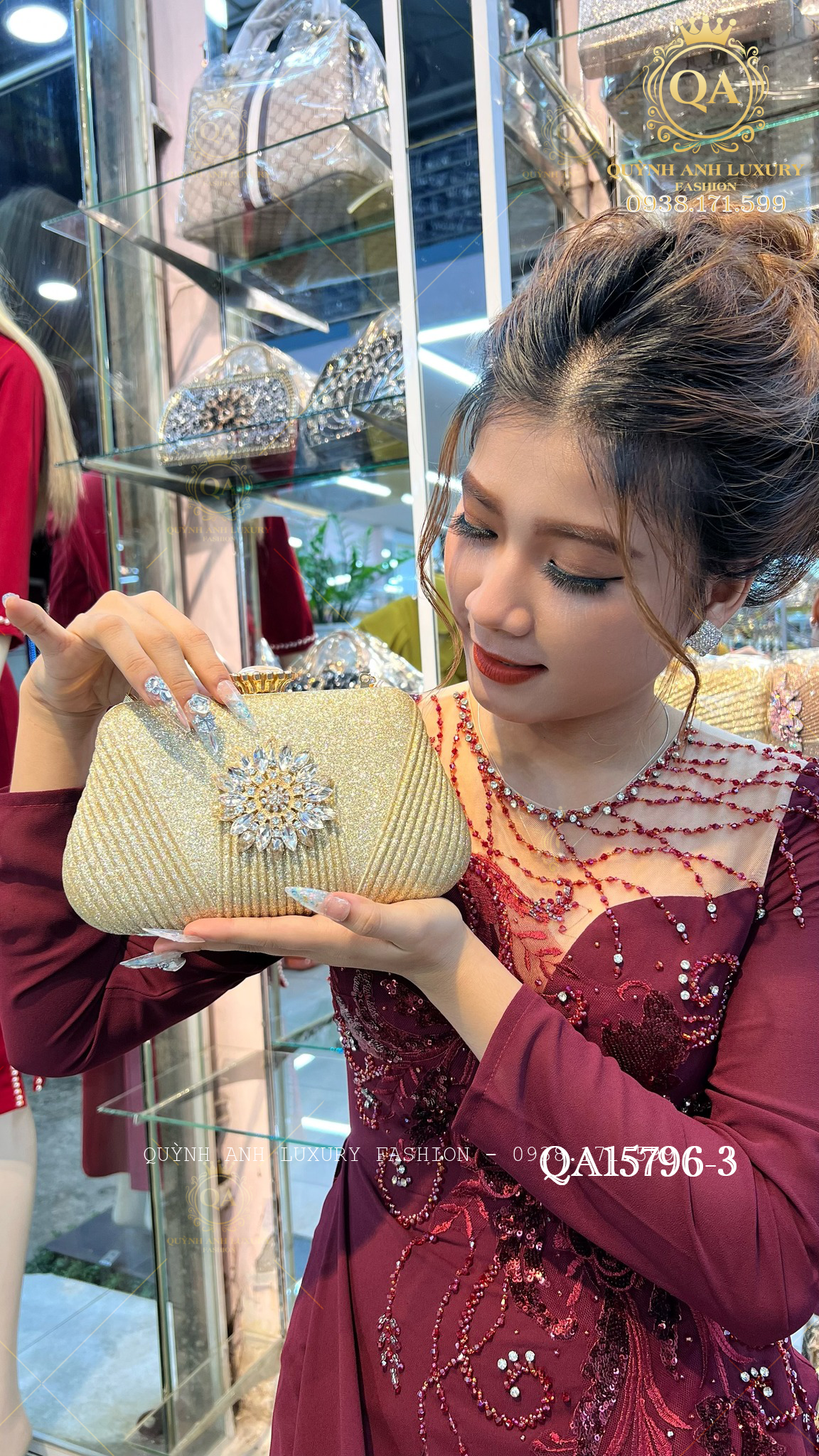 Túi dạ hội trung niên hoa kim cương vàng đính đá pha lê cao cấp QA15796-3