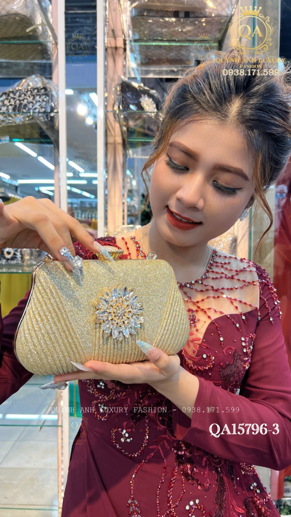 Túi dạ hội trung niên hoa kim cương vàng đính đá pha lê cao cấp QA15796-3